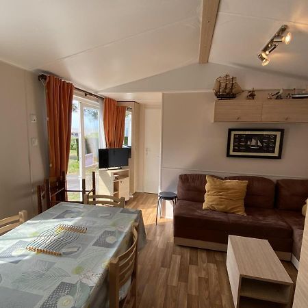 Mobil-Home A Fouras : Proche Plage, 2 Chambres, Tv, Plancha, Parking, Ideal Famille - Fr-1-709-58 Eksteriør bilde